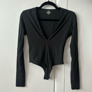 SKIMS fits everybody plunging vneck body suit